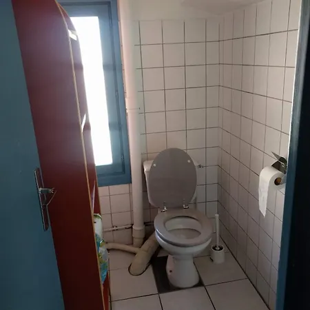 公寓 Centre-ville With Shared Toilets